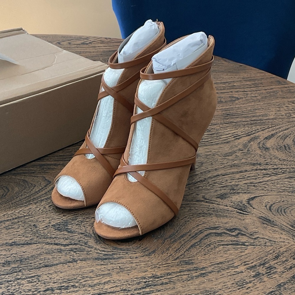 Journee Collection Tan Strappy Heels
